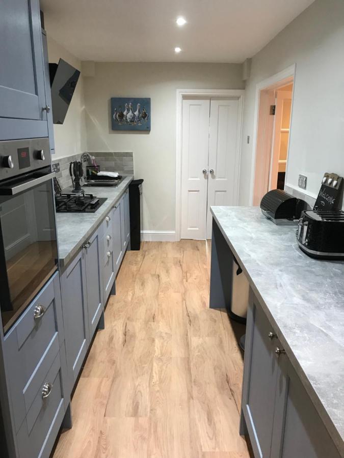 Luxury Refurbished 2 Bedroom Regency Apartment Cheltenham Exterior foto