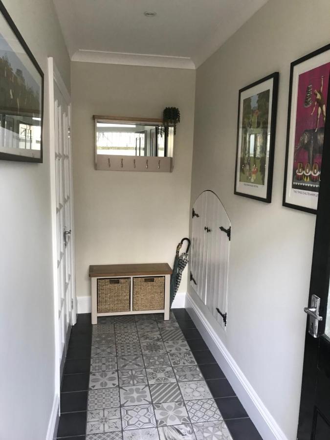 Luxury Refurbished 2 Bedroom Regency Apartment Cheltenham Exterior foto